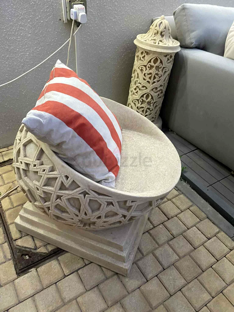 Elegant Stone Garden Feature - Enhance Your Outdoor Space!63220827993091111