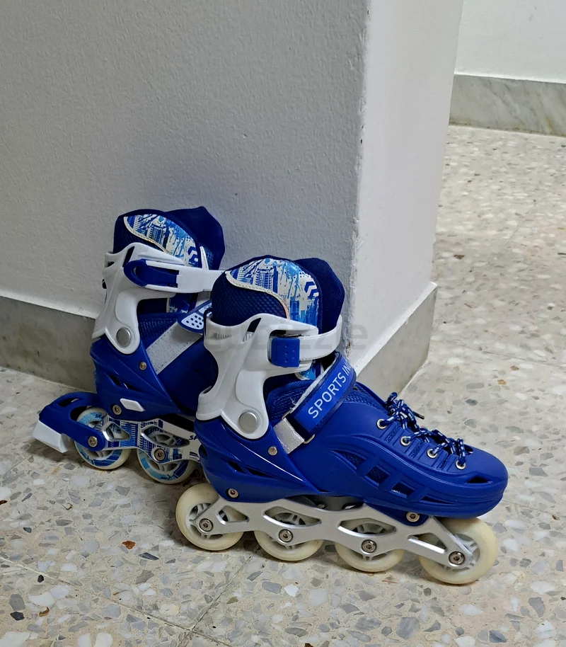 Roller skating632462462927381122