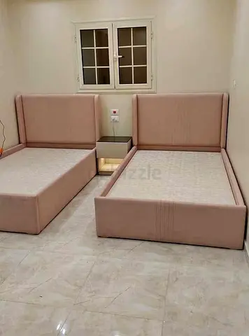 Stylish Modern Twin Bed Set in Soft Pink
