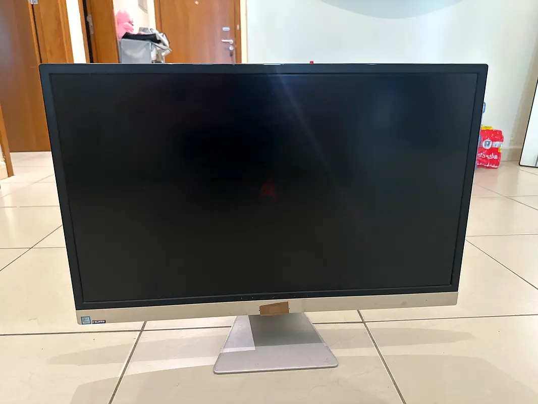 Sleek 24-inch Full HD desktop computer63254491182594110