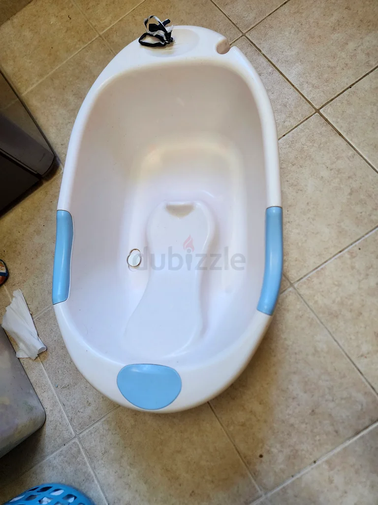 Bath tub63175279646722111