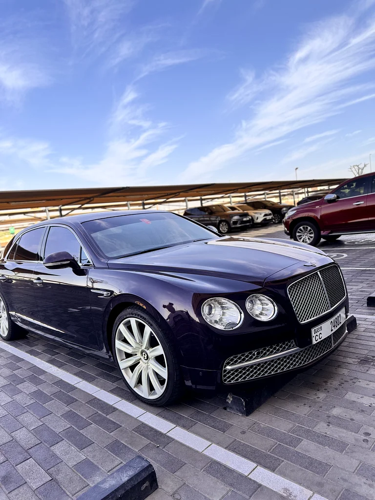 Bentley flying spur under warranty is in very very good condition63135492129794112