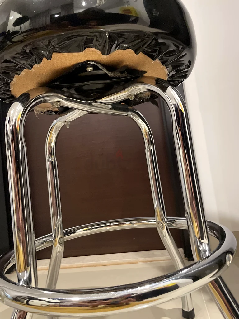Gibson stool62931679413890112