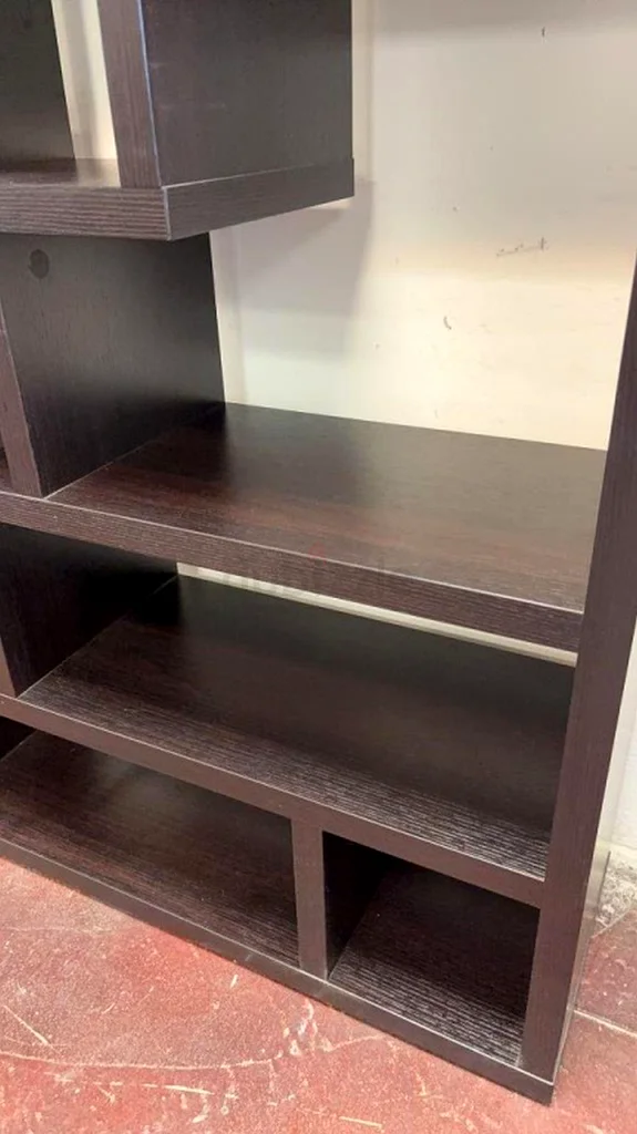 رف كتب بتصميم فريد63218808392835111