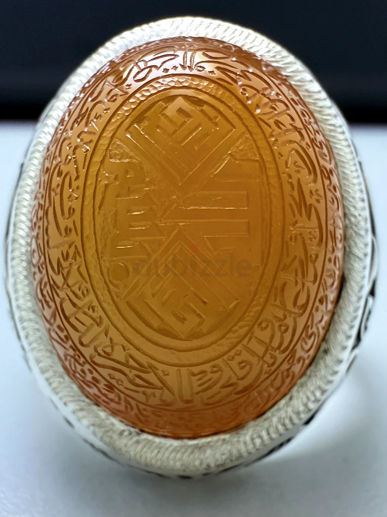 A luxurious Yemeni agate ring, hand-carved with Surah Ad-Duha63174324102403111