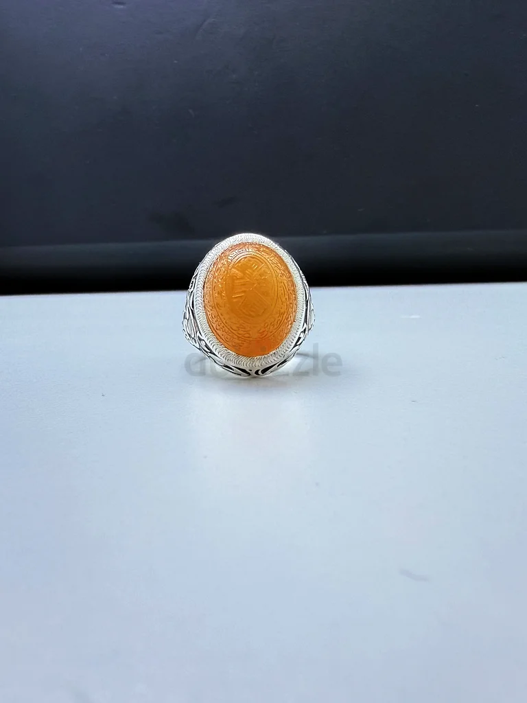 A luxurious Yemeni agate ring, hand-carved with Surah Ad-Duha63174324102403113