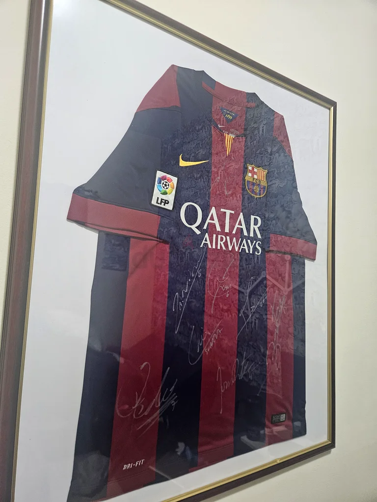 برشلونة، الفائز بدوري أبطال أوروبا 2015، تي شيرت موقع63224832945665114