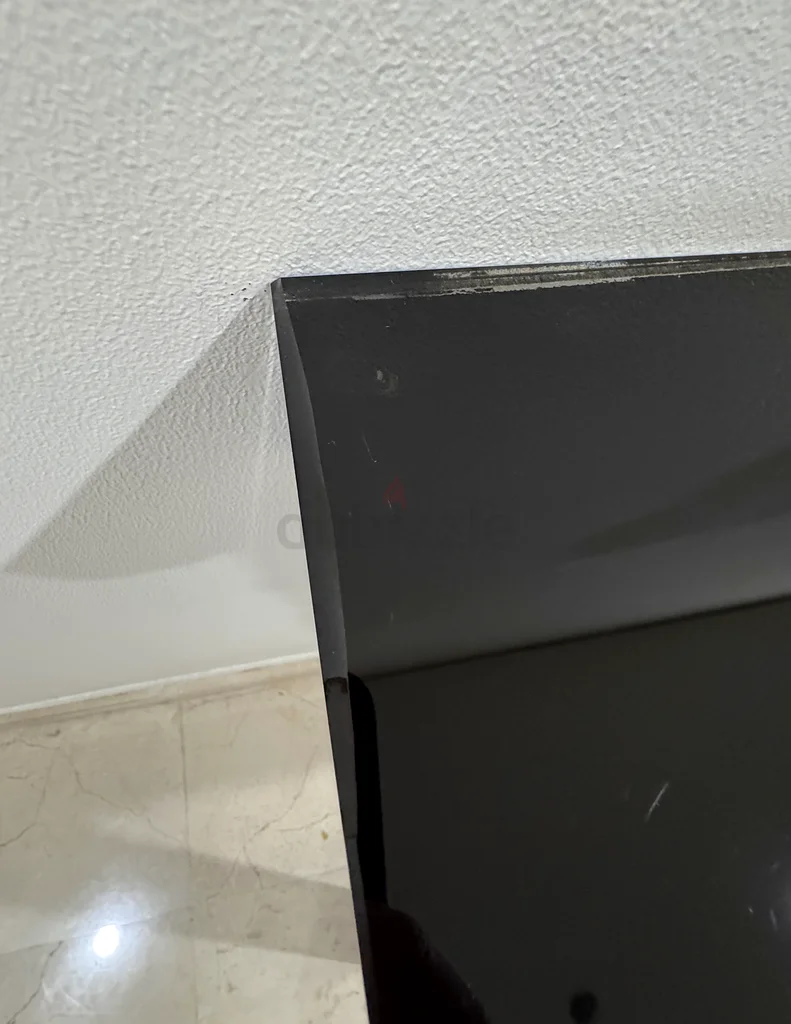 Sleek Black Console Table for Modern Spaces63216347668866114