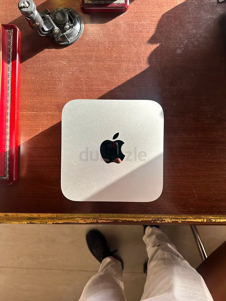 Sleek Apple Mac studio - Compact Powerhouse!63254492850305111