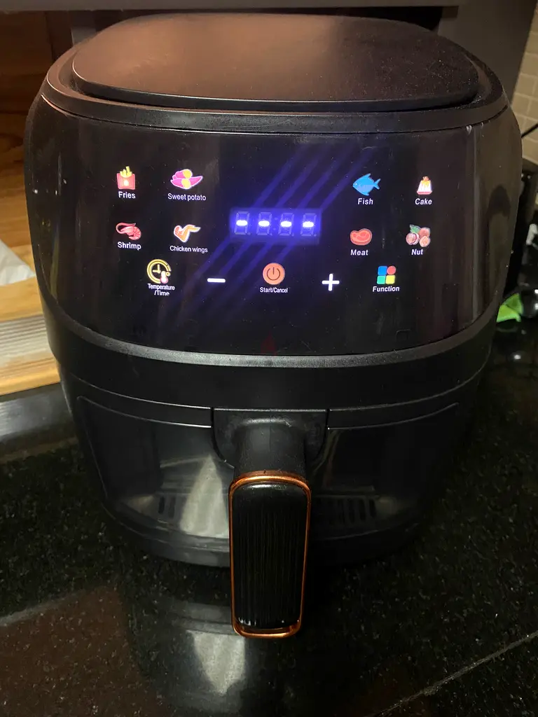 Almost New Air Fryer - Healthy Cooking Made Easy!