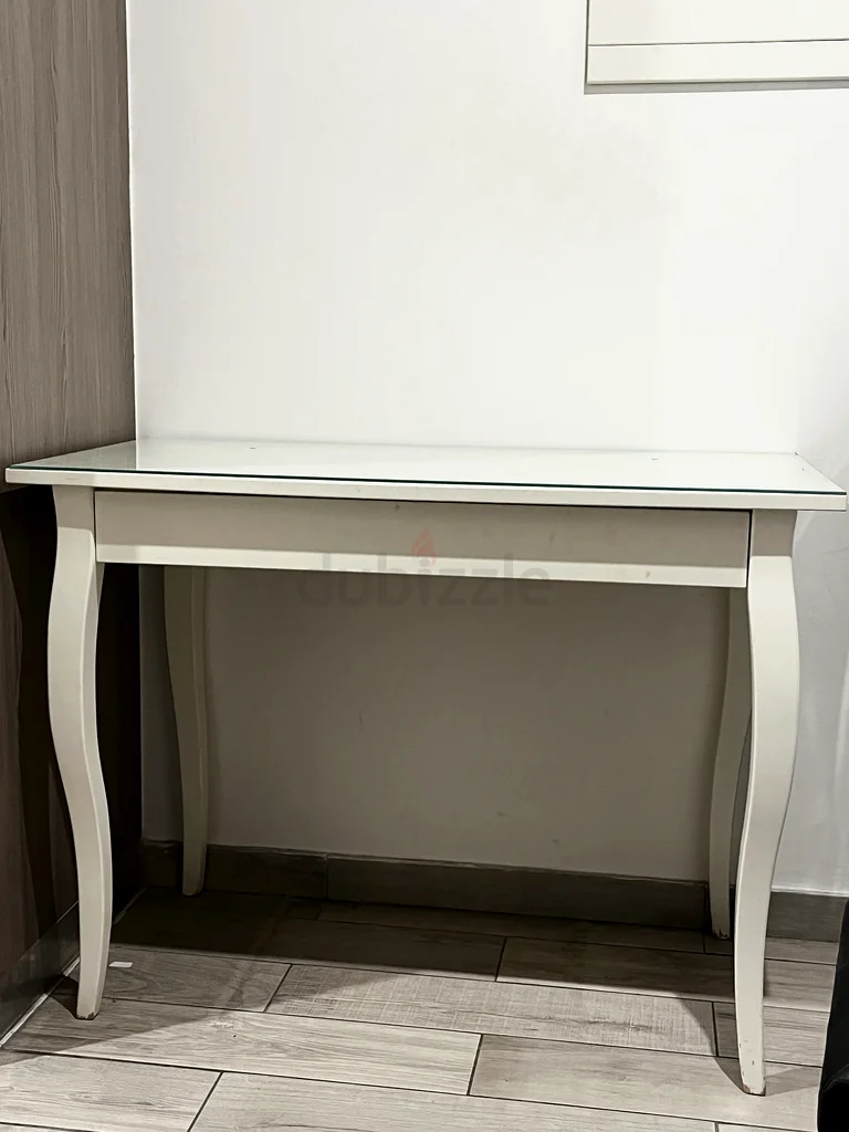 Elegant White IKEA HEMNES Table with drawer63216347729281112