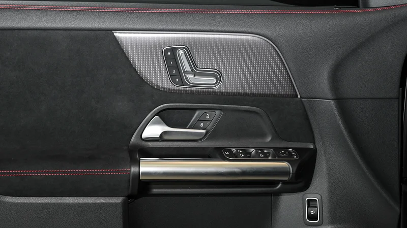 EQA 350 4M – Gargash Warranty  Service Contract upto 5 years or 105,000 kms – VSB 3351663165226117377114