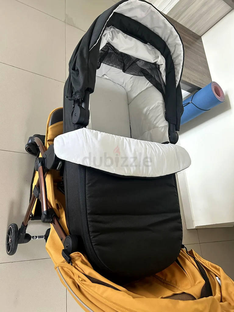 Leclerc bassinet with Adapters63195625662338111