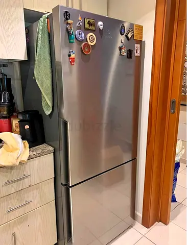 Electrolux top fridge bottom freezer