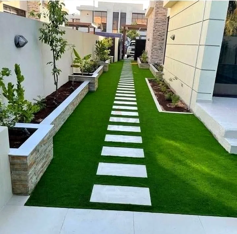 حديقة هادئة، ديكور، صندوق زراعة مع نباتات خضراء كثيفة63219818663427111