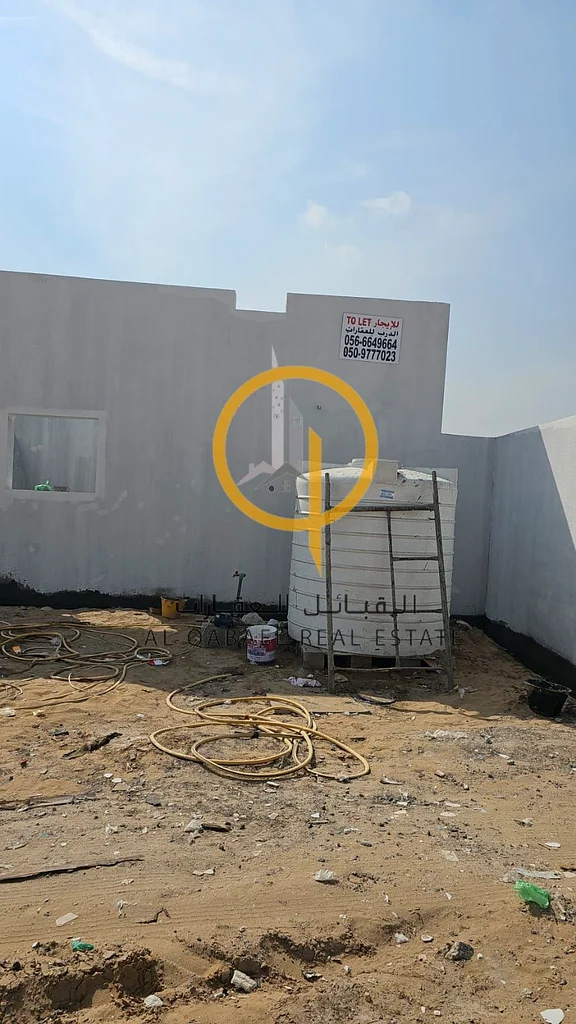 A prime land for rent on the main street at a very affordable price.62868802060545113