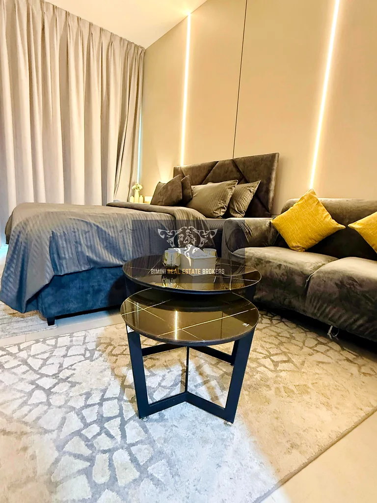 Stylish Studio with Pool View - Balcony - Laundry62890343233154111