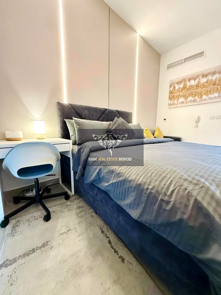 Stylish Studio with Pool View - Balcony - Laundry62890343233154114