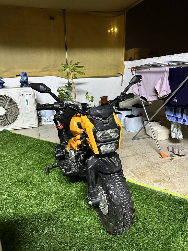 Electric Scooter - Zippy and Fun to Ride!63207405971202111