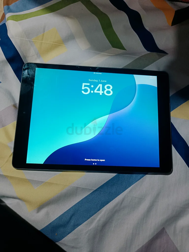 Apple iPad 9 generation with 64gb storage- stretch less without any fault in brand new condition63180836640002112