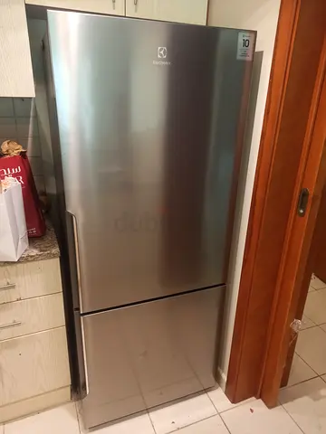 Electrolux letest model top fridge bottom freezer like new condition
