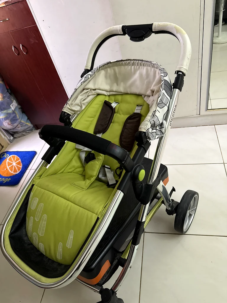 عربة أطفال أنيقة ومريحة للبيع!632078879457301129