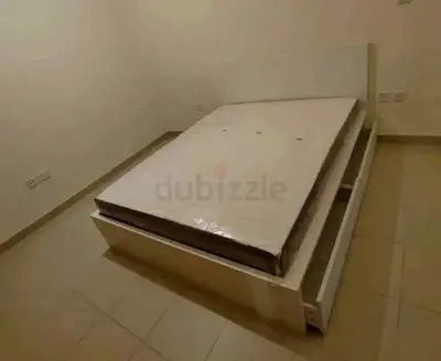 IKEA malam king size 180/200bed with IKEA mattress and 2 storage drawers underneath