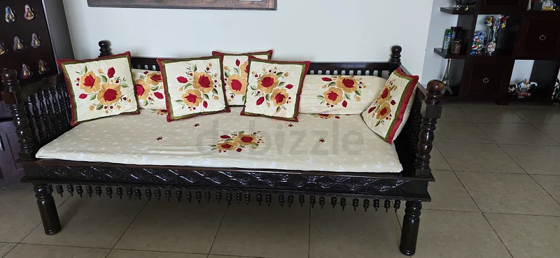 Antique Victorian Wooden Day Bed - Elegant  Rare, Excellent Condition63177131458945110