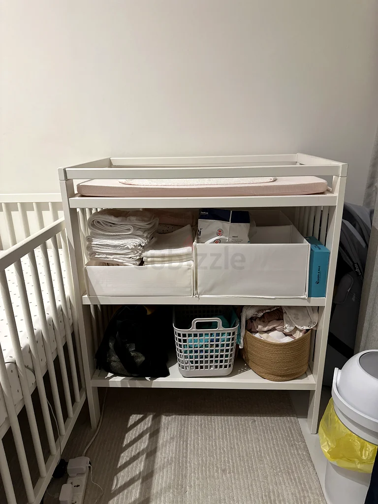 Baby crib and changing table62865809858179114