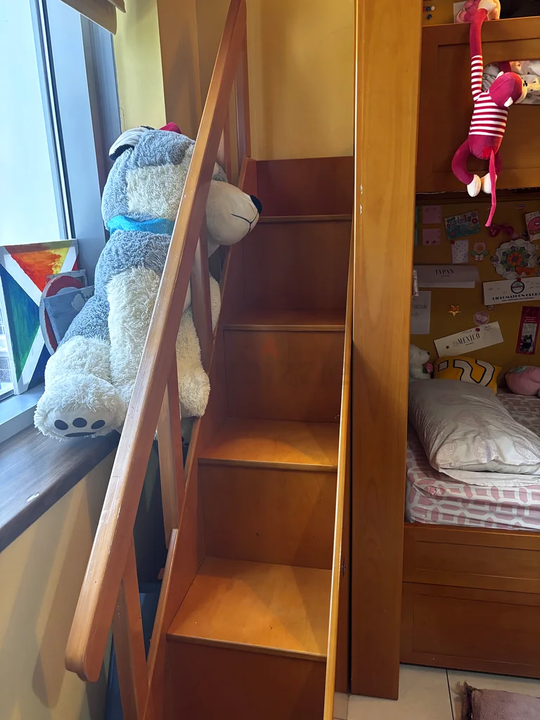 Customized Veneer Wood Bunk Bed with 2 study tables and cabinet63217815204099112
