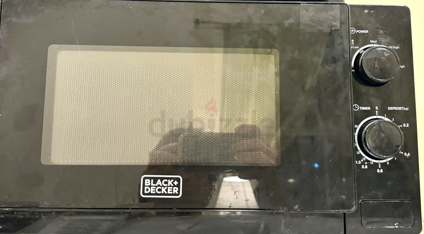 Efficient Black  Decker Microwave for Quick Meals!