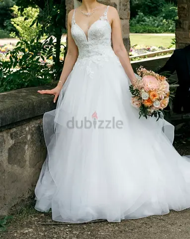 Stunning Bridal Gown for Your Perfect Day!