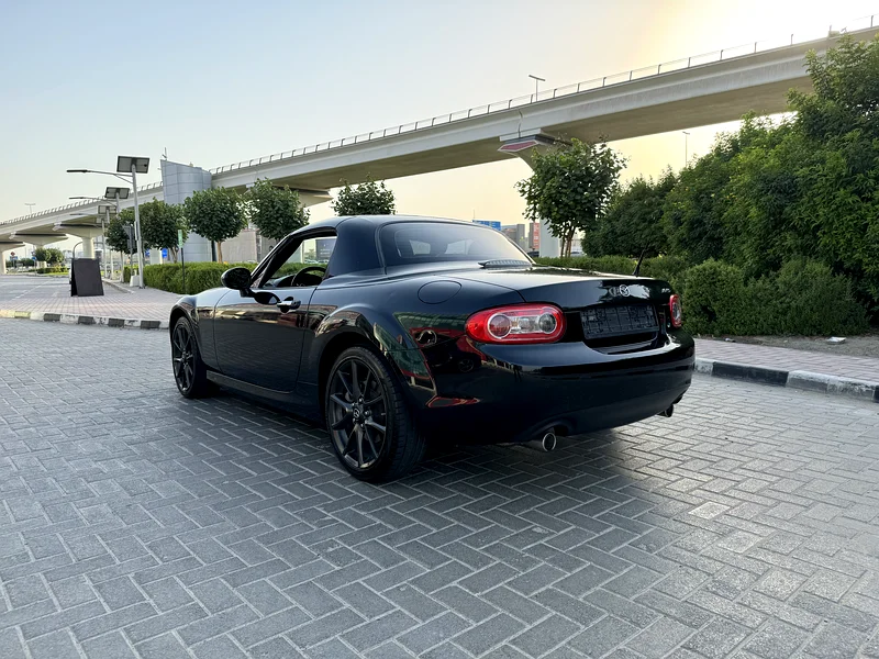 مازدا MX-5 قير خفيف مكشوف مع سقف صلب | سجل صيانة كامل | خدمة مجانية لمدة سنة63135491298433112