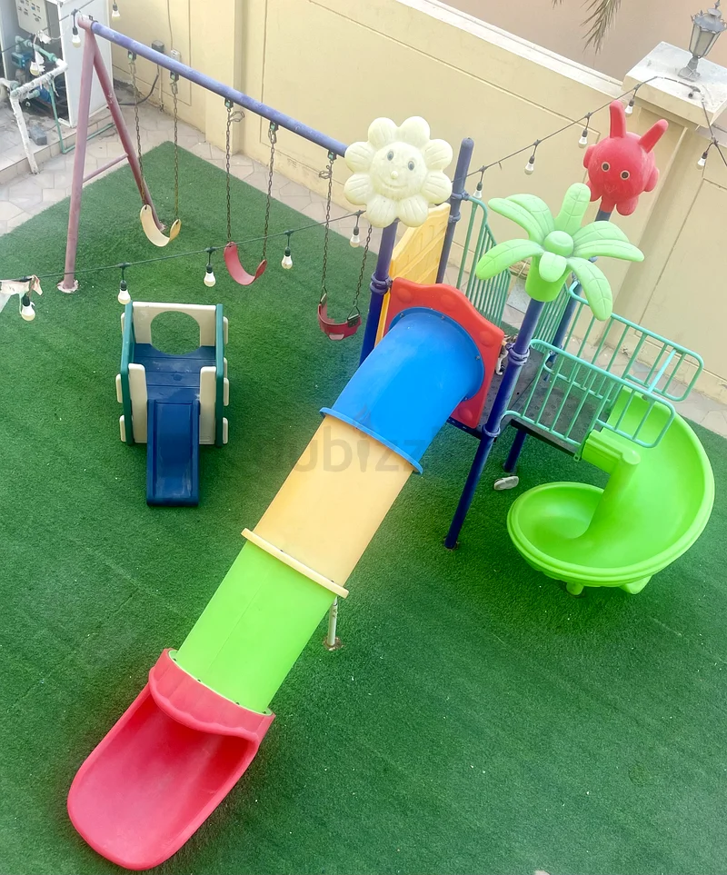 معدات لعب خارجية مشرقة وألوانها زاهية للأطفال63177121229443111