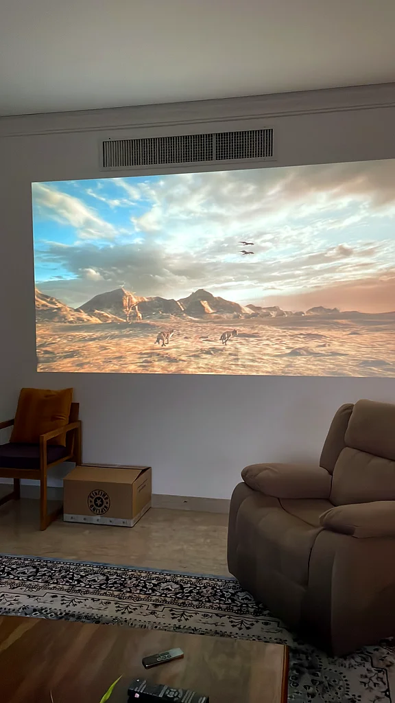 حزمة نظام السينما المنزلية! جهاز عرض إبسون EH-TW9400 بدقة 4K وتقنية HDR، 2600 لومن، مع شاشة إيليت سكرينز CineGrey 13563262936207106113