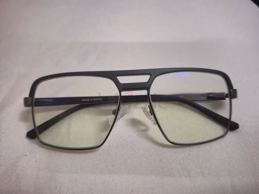 Stylish and Modern Prescription Glasses (Anti glare, bluecoat,  sun protection)