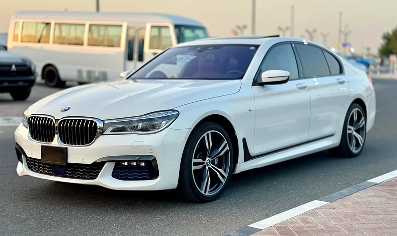 BMW 750i 2016 88,000 km - Brown Interior - Japan Import - Clean Title63411931226499111