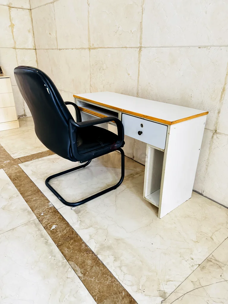 Stylish  Functional Home Office Desk with Chair63222347314433111