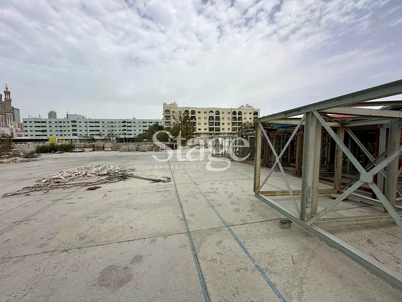 Bigger Plot | Ready to move | Prime Location62868799712385111