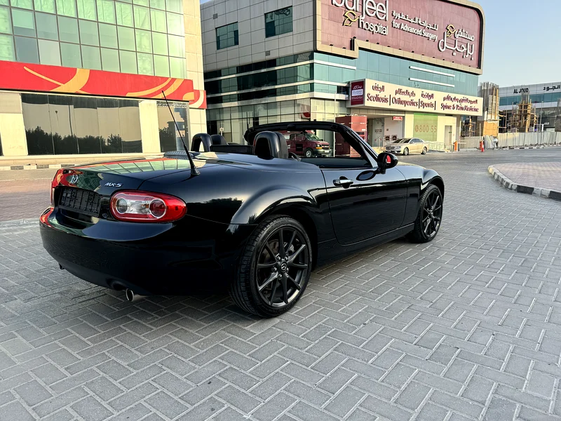مازدا MX-5 قير خفيف مكشوف مع سقف صلب | سجل صيانة كامل | خدمة مجانية لمدة سنة63135491298433113