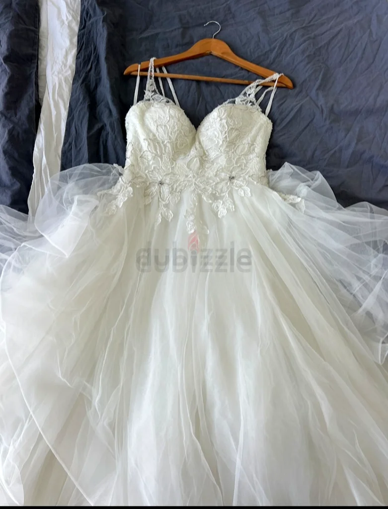 Stunning Bridal Gown for Your Perfect Day!63239079670785112