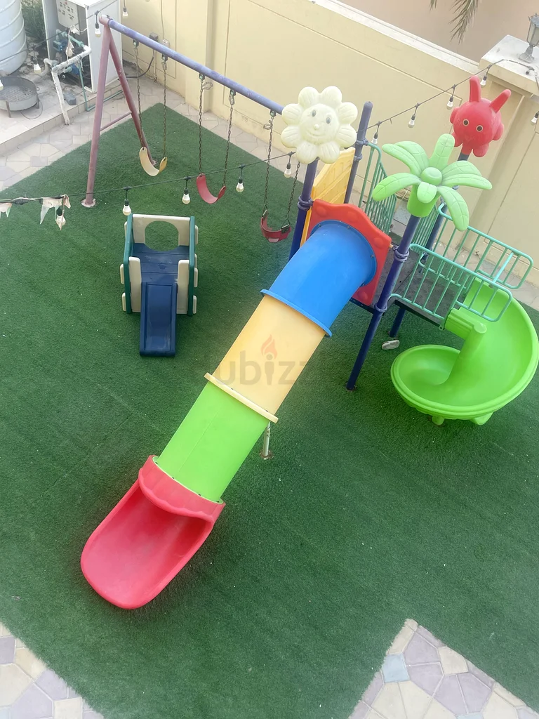 معدات لعب خارجية مشرقة وألوانها زاهية للأطفال63177121229443112