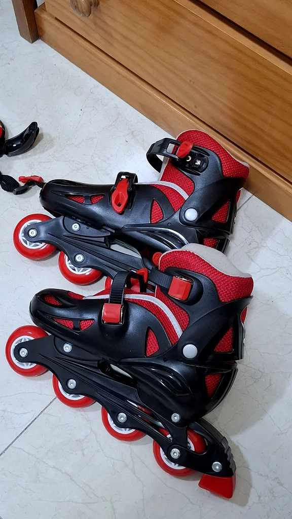 Roll Into Fun with These Stylish Inline Skates!63246246318467110