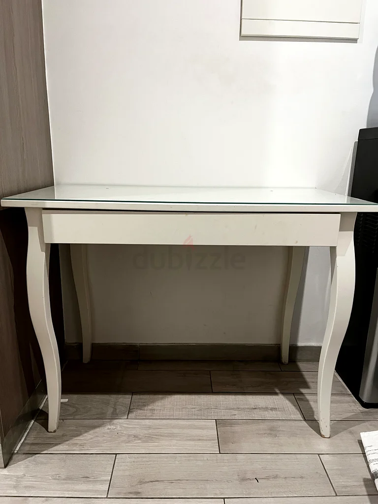 Elegant White IKEA HEMNES Table with drawer63216347729281110