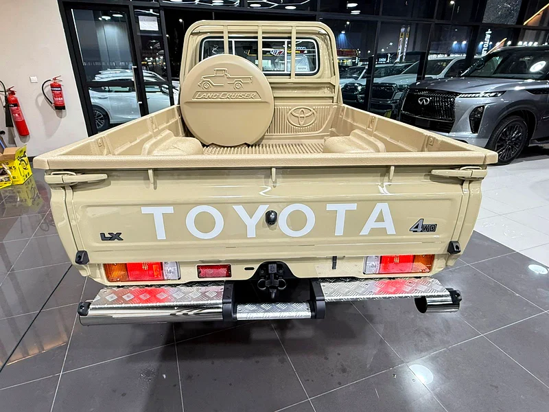 TOYOTA LC79 AT 2.8L SC FULL 2025YM Toyota Pickup Ghmara Diesel Automatic63147687154818114