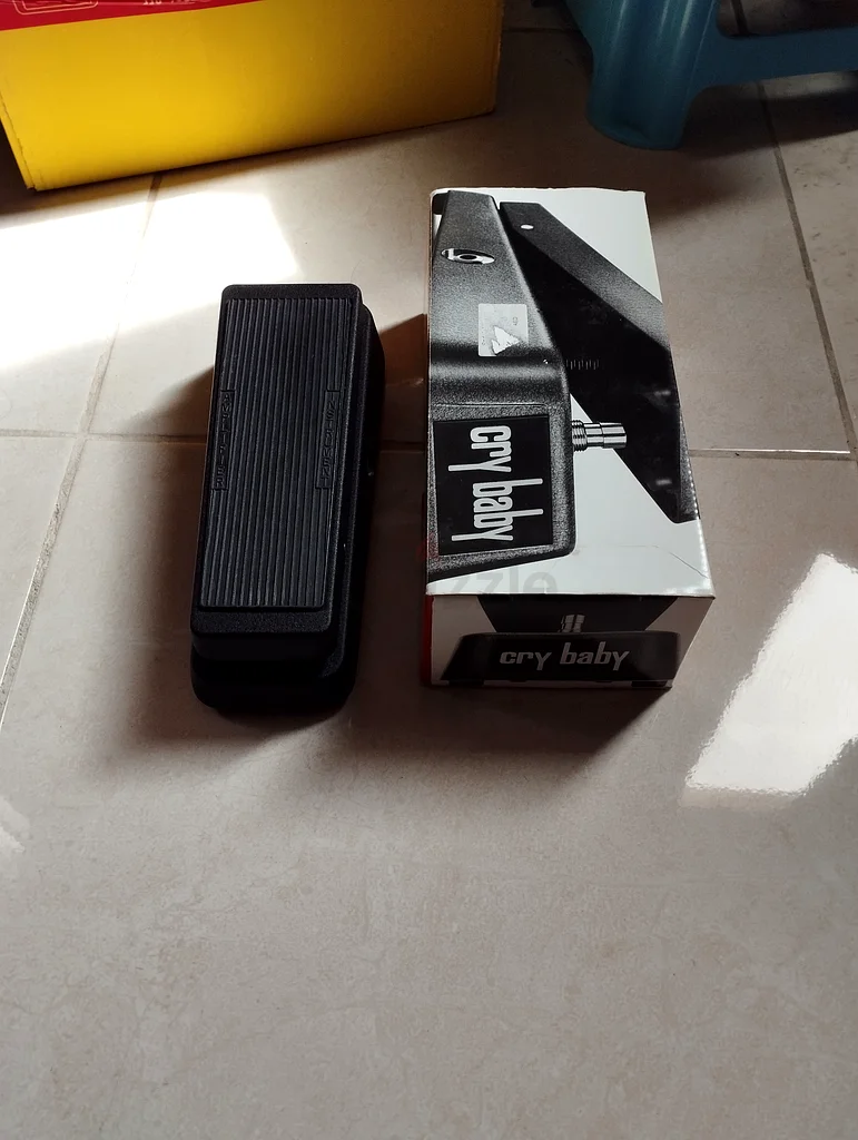 Cry Baby Wah63264074796546112