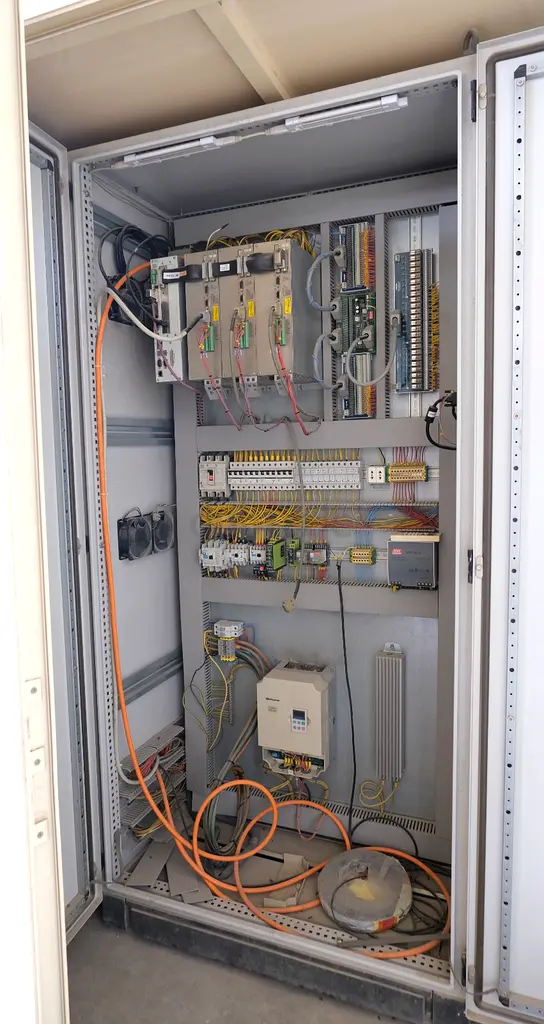 CNC Machine63257634716802113