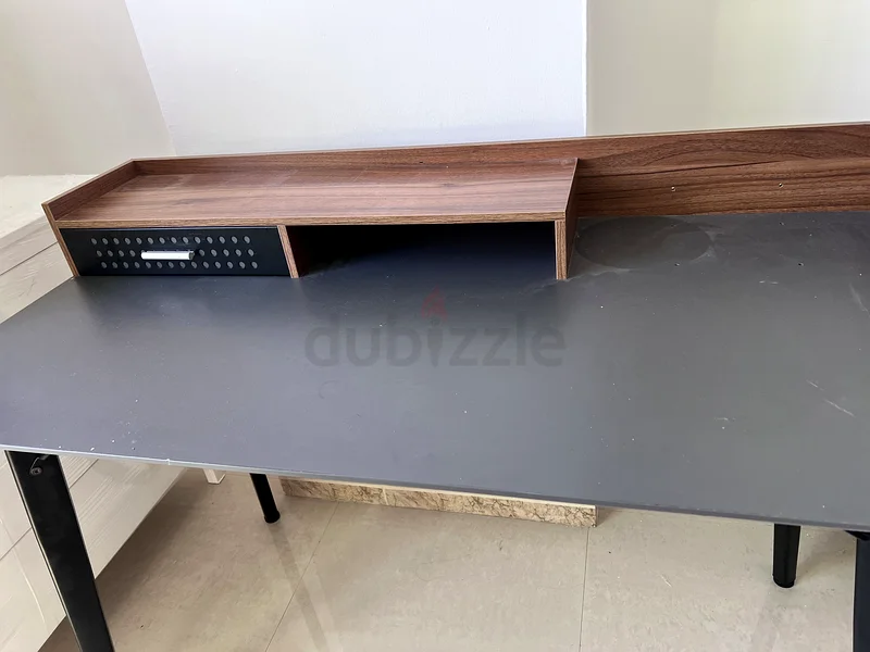 Sleek and Modern Study Table with Shelving632223473208351124