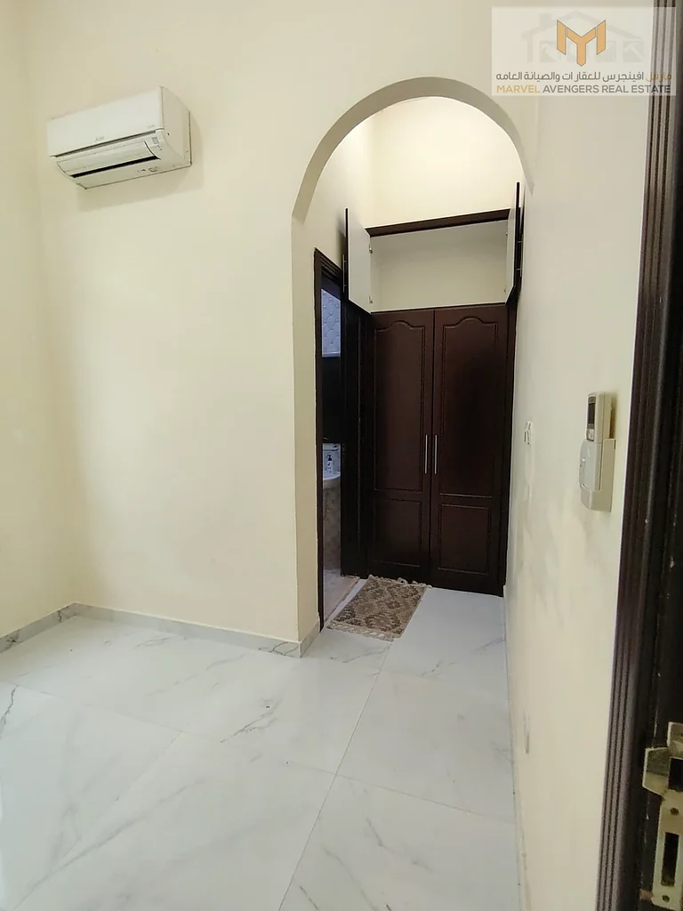 فيلا من 6 غرف نوم منفصلة مع فناء كبير وغرفة خادمة62885260214915113