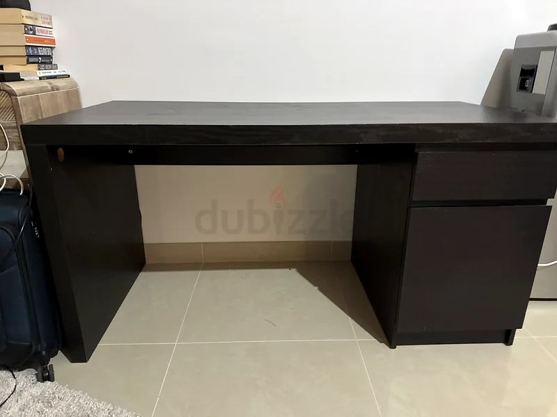 Black IKEA Desk632223473547531125